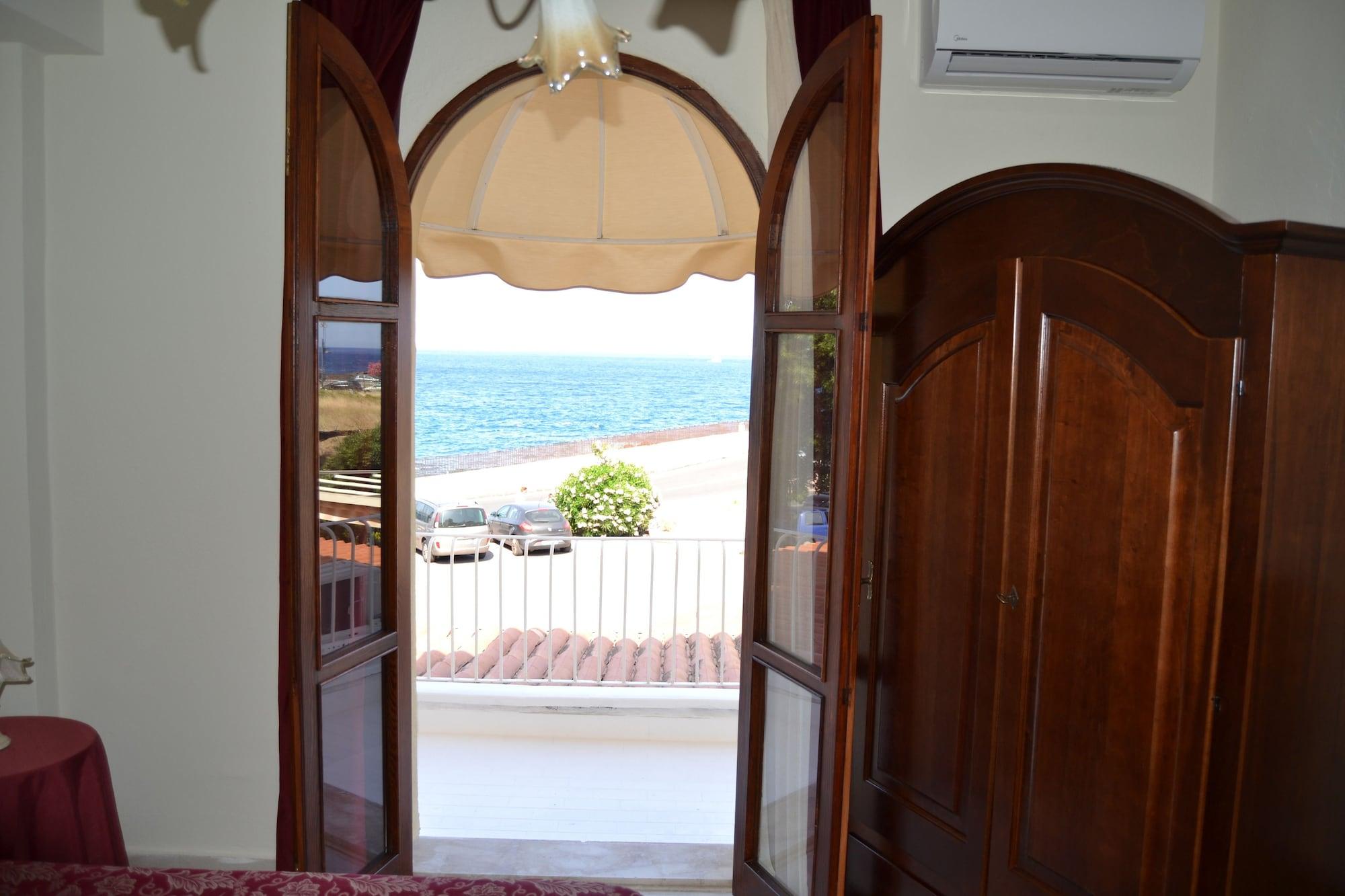 גיארדיני נאקסוס Hotel Porto Azzurro מראה חיצוני תמונה