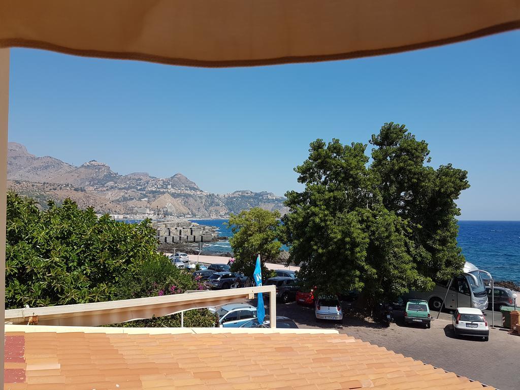 גיארדיני נאקסוס Hotel Porto Azzurro מראה חיצוני תמונה