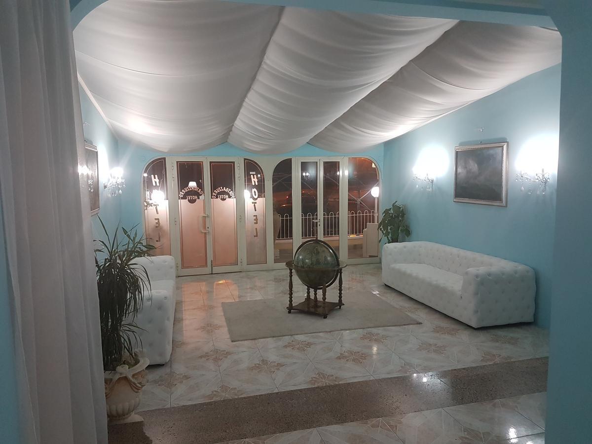 גיארדיני נאקסוס Hotel Porto Azzurro מראה חיצוני תמונה